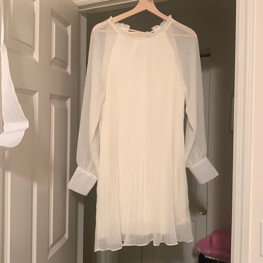 Cream Dress. Size Medium.